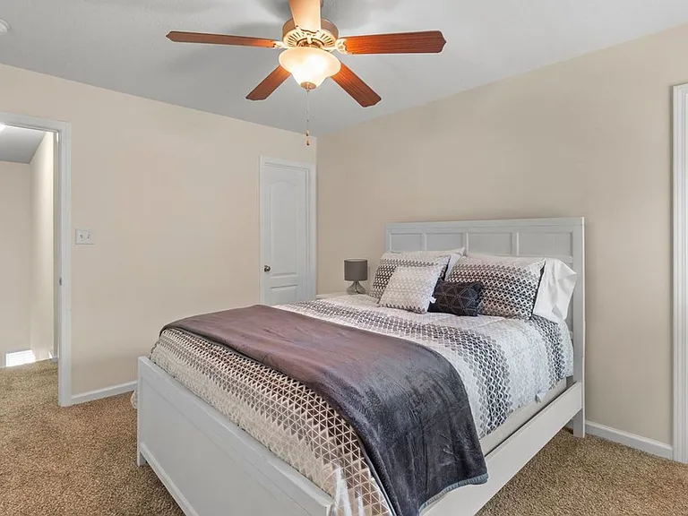 131 Glen Cannon Dr — Photo 17