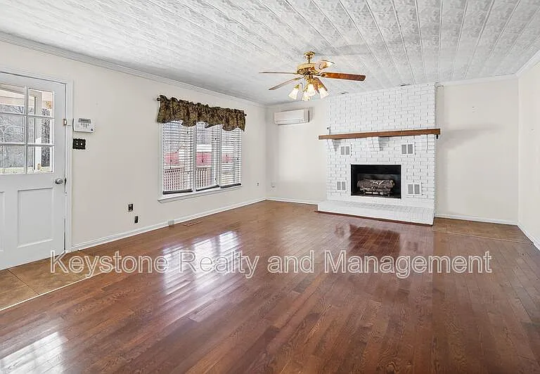 1340 Donelson Pkwy — Photo 5