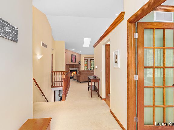 5th image of 2131 Krislin Dr NE