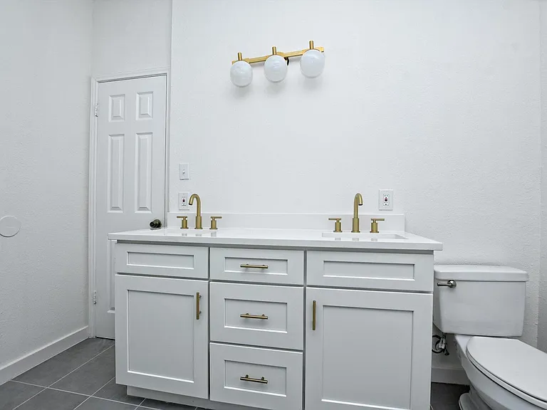 17607 Klamath Falls Dr — Photo 19