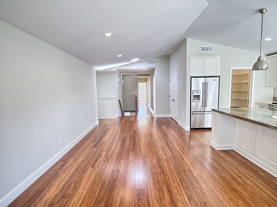 1st image of 644 S Irena Ave