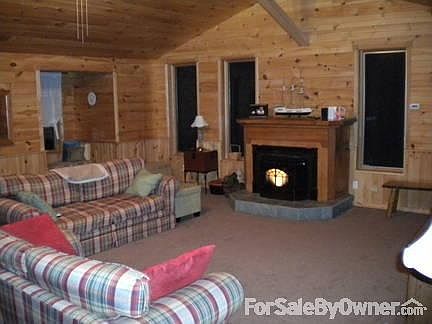 Living Room : Pellet Stove, vaulted ceilings