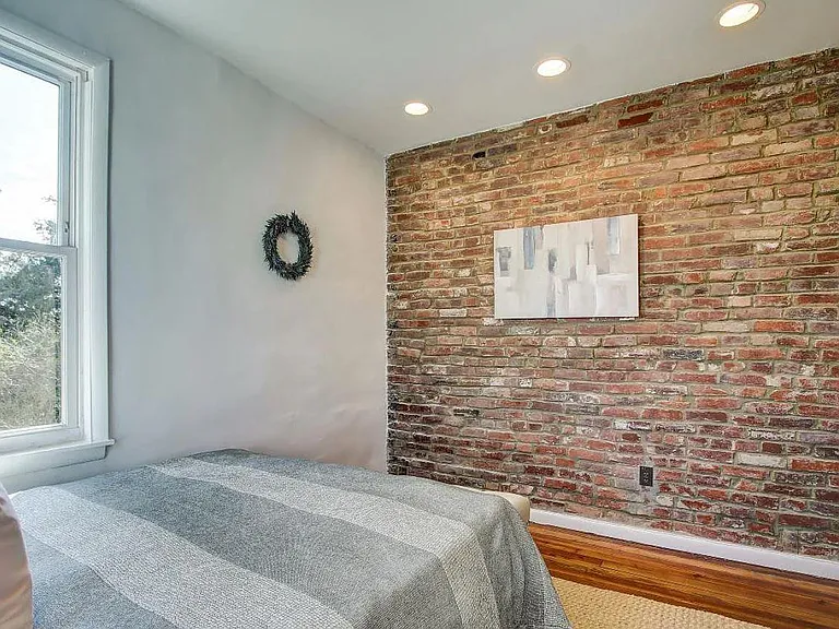 1003 I St SE — Photo 13