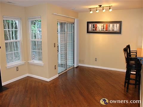 Dining room with breakfast bar
