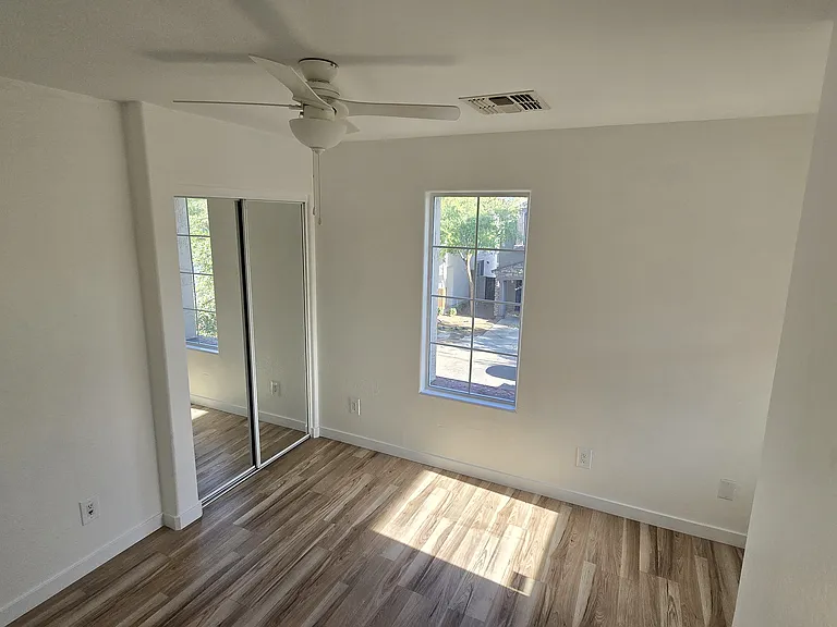 6622 W Polk St — Photo 19