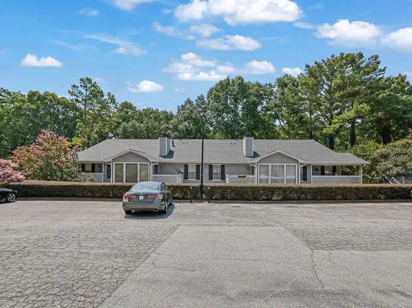 1004 Vicksburg Pl, Sandy Springs, GA 30350