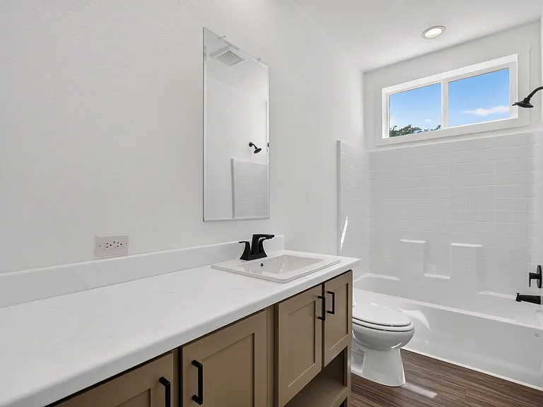 470 E Jessop Ave — Photo 12