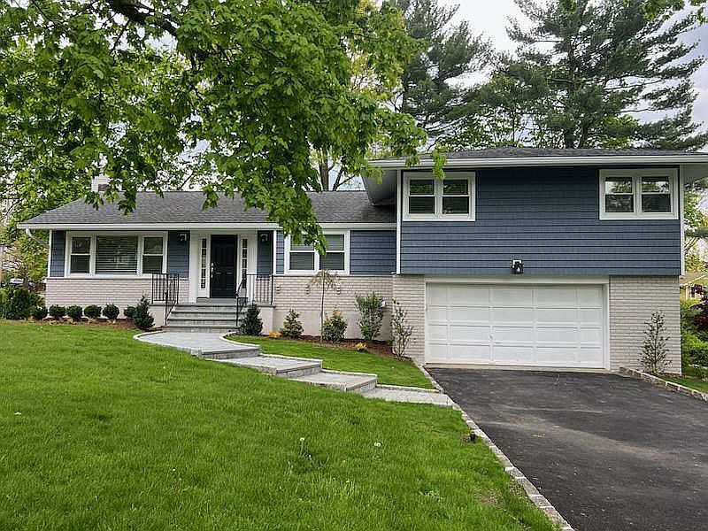 1st image of 6 Tulip Ln