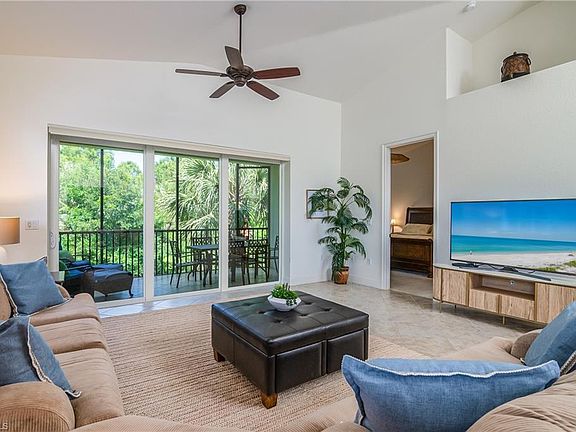 3rd image of 7845 Hawthorne DR #903