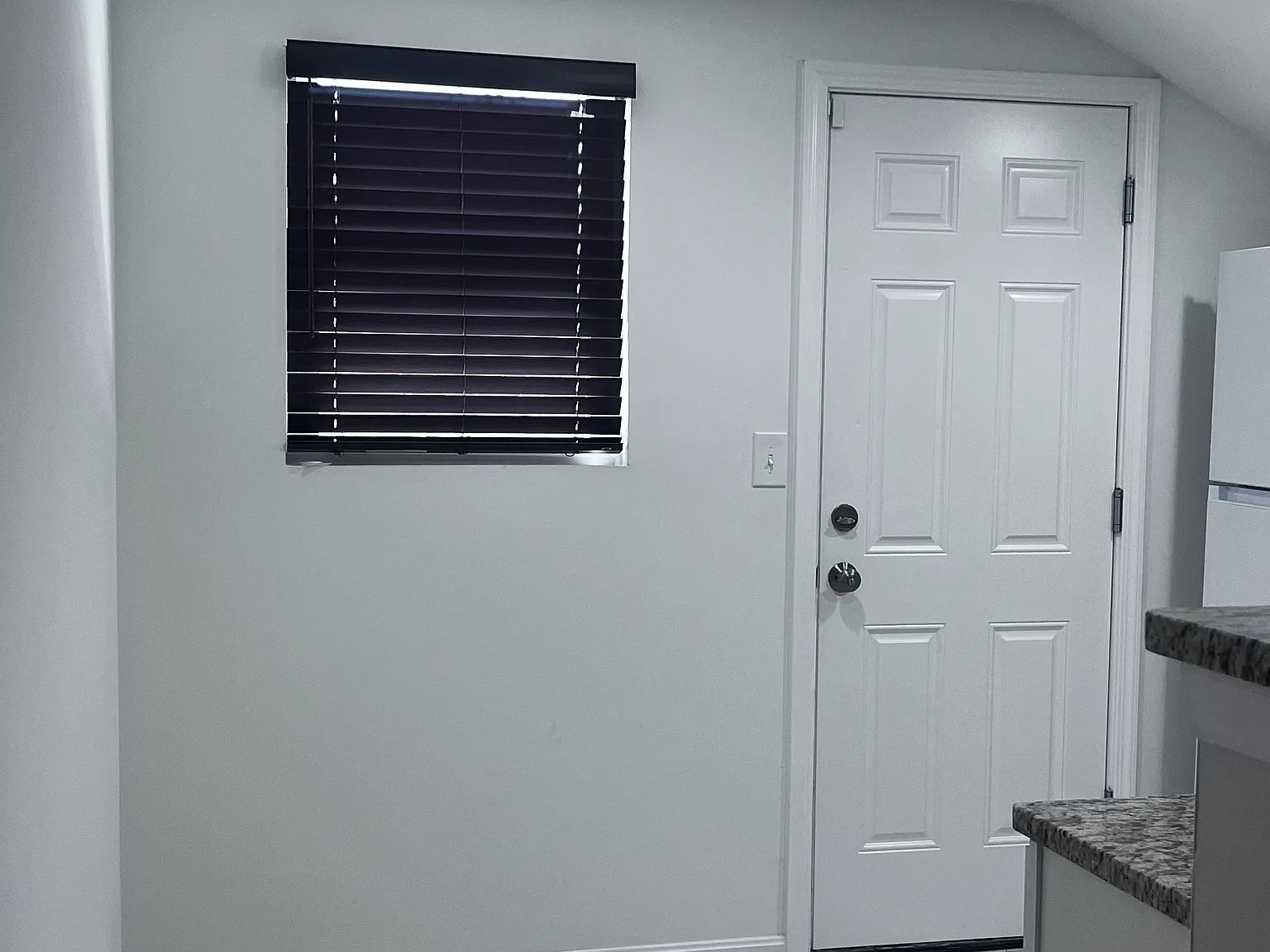 2 bed, $1,075 — Photo 4