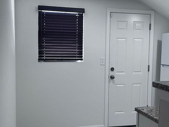 4th image of 3027 Windsor Ave #P