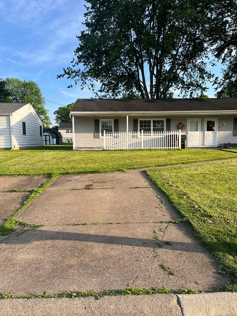 Building Photo - 42965 Emerald Dr