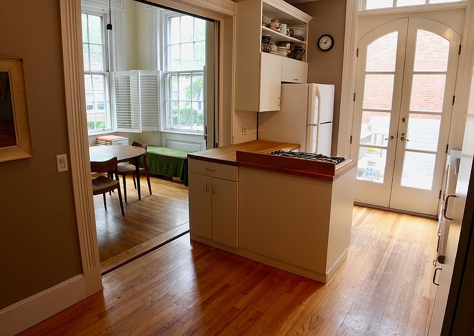 2nd image of 39 Wooster Pl
