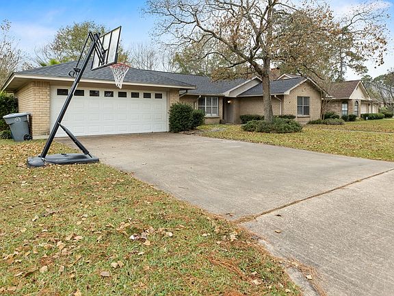 3rd image of 206 Spyglass Dr