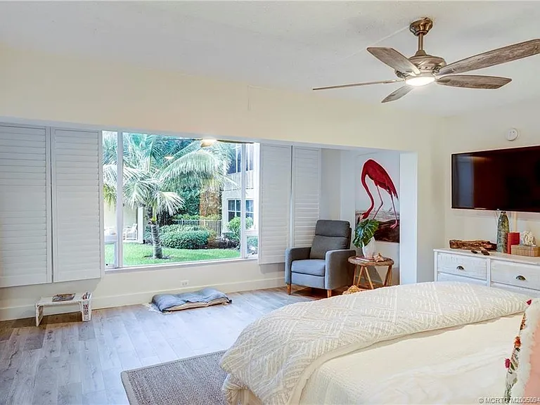 245 NE Macarthur Blvd #11 — Photo 15