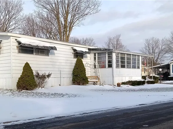 32 Keuka Ln #32, Manchester, NY 14504