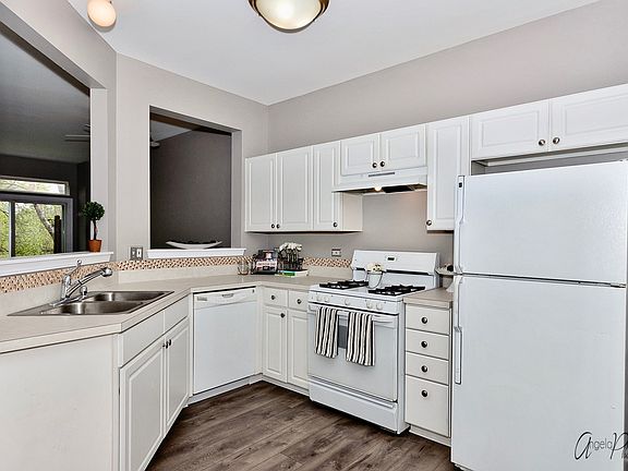 2nd image of 72 Pimlico Ct