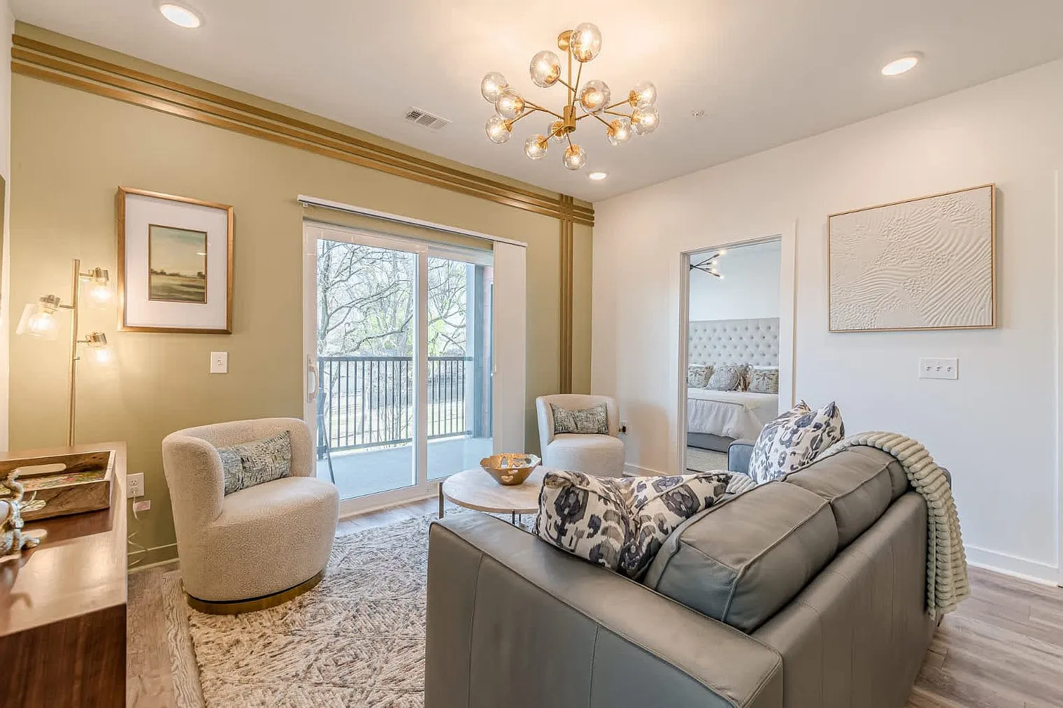 2 bed, 2.0 bath, 1151 sqft, $5,096 — Photo 4