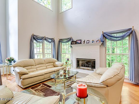 5th image of 10306 White Birch Ct