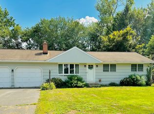 5 Arwood Rd, Farmington, CT 06032