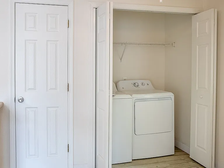 Aspen Grove - Hillsboro Oregon - In Unit Washer and Dryer