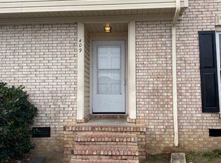 409 Kirkcaldy Ct, Fayetteville, NC 28314