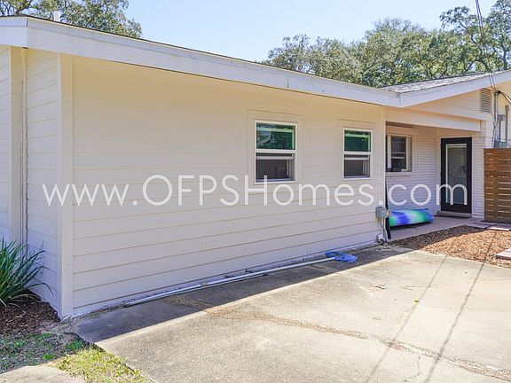 3rd image of 5 Dogwood Dr