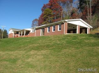 31 Syrup Ln, Burnsville, NC 28714