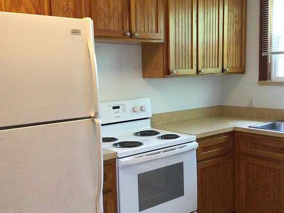 3rd image of 4415 Melrose Ave APT 1