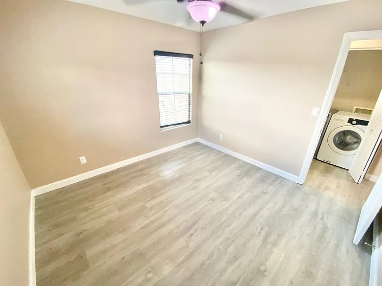 1060 Paradise Coach Dr — Photo 13