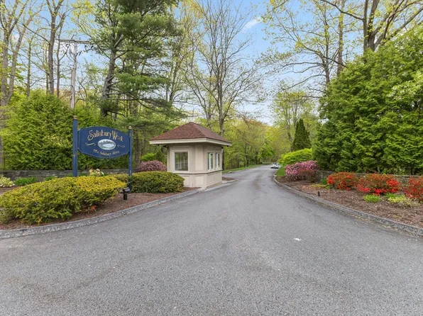 770 Salisbury St APT 346, Worcester, MA 01609