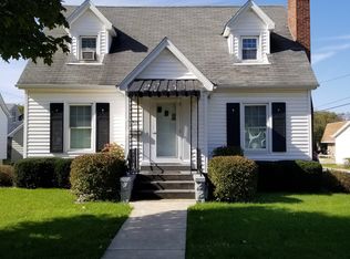 315 S 3rd St, Watseka, IL 60970