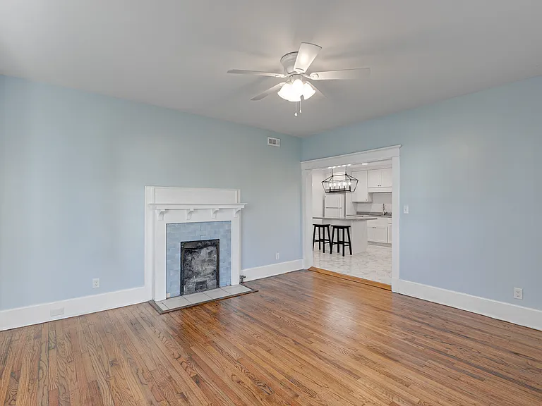 2450 Woodbine Ave #1 — Photo 12