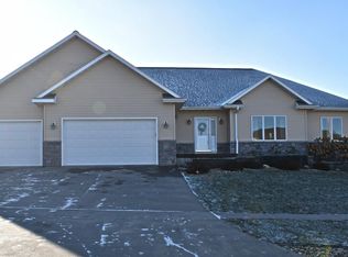 1001 Benjamin Dr, Marshalltown, IA 50158