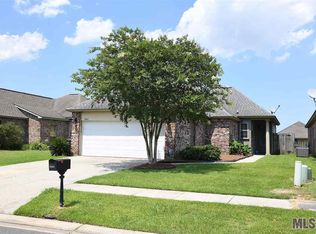 9009 Lakemist Ave, Baton Rouge, LA 70810