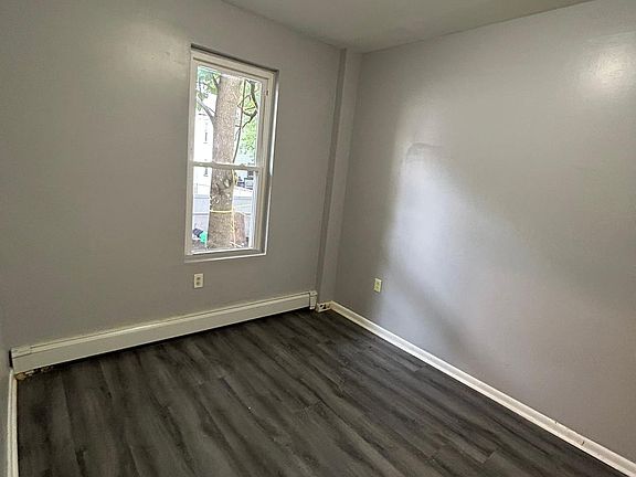 4th image of 38 Columbia Ave APT 1