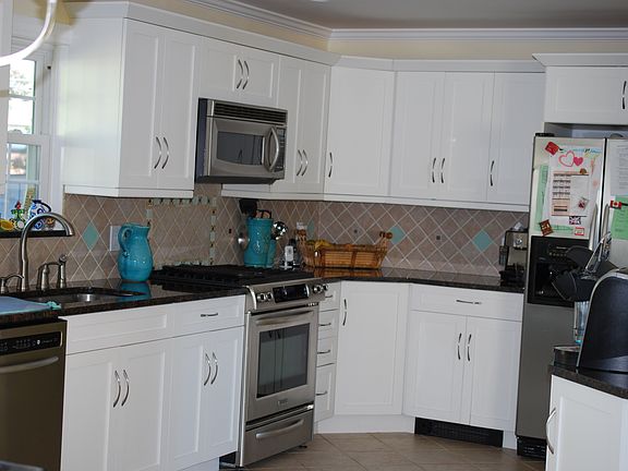 3rd image of 289 N Richmond Ave