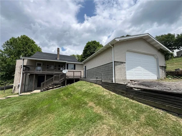 305 5th St N, West Leisenring, PA 15489
