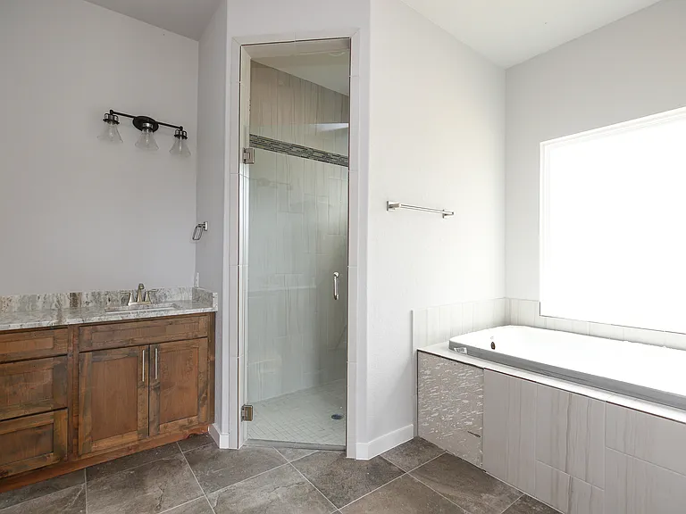 1314 Clayton Nolen Dr — Photo 26