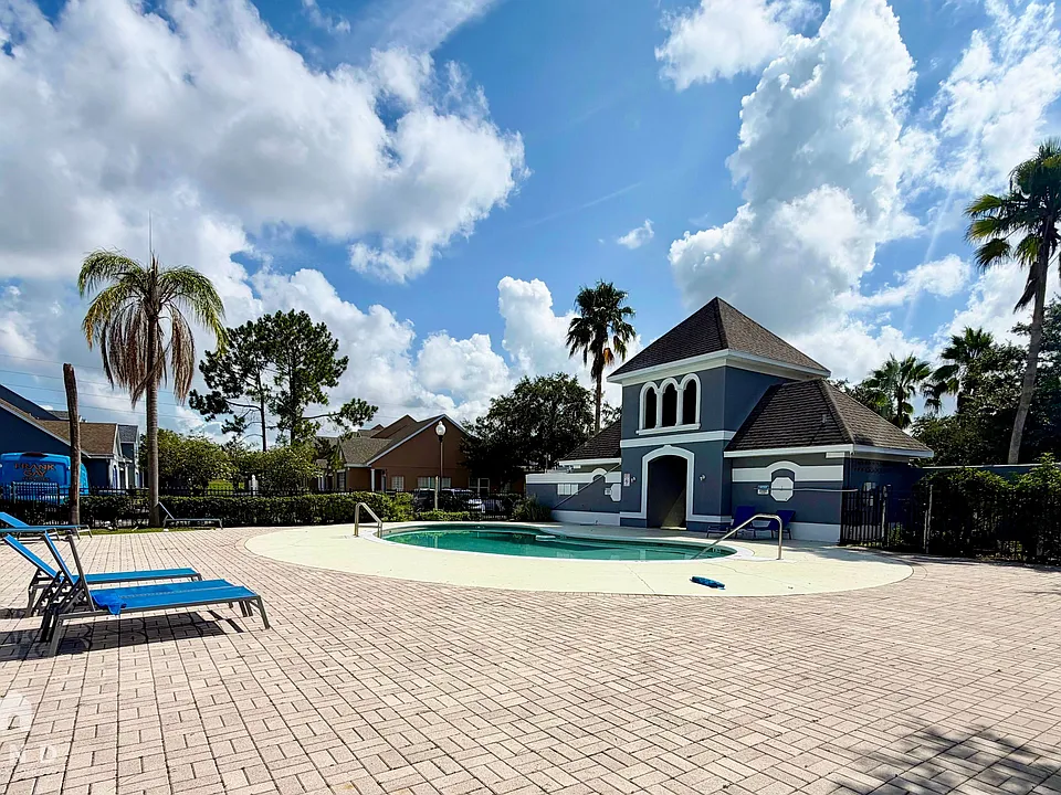 2125 Island Walk Dr