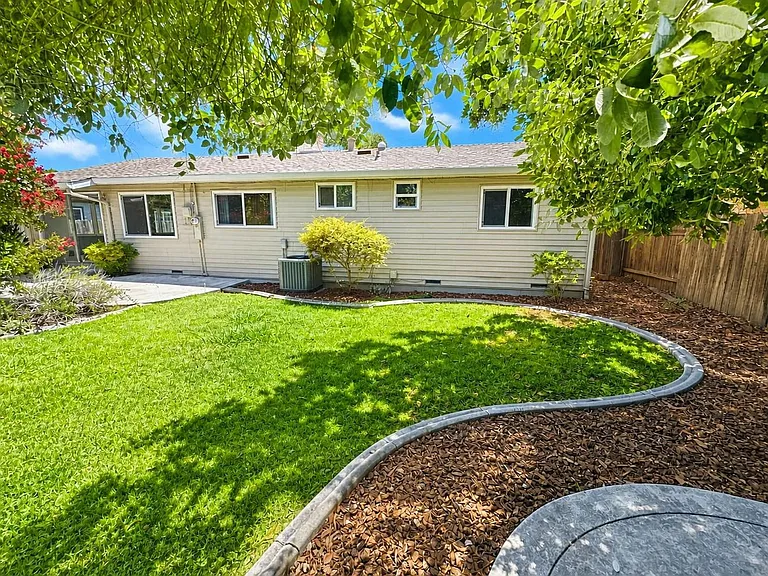 4549 Lippi Pkwy — Photo 36