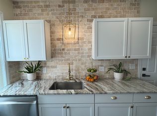 89 Waterman Ave FLOOR 1, Cranston, RI 02910