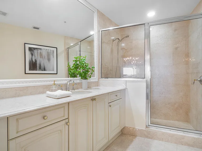 201 S Narcissus Ave #605 — Photo 27