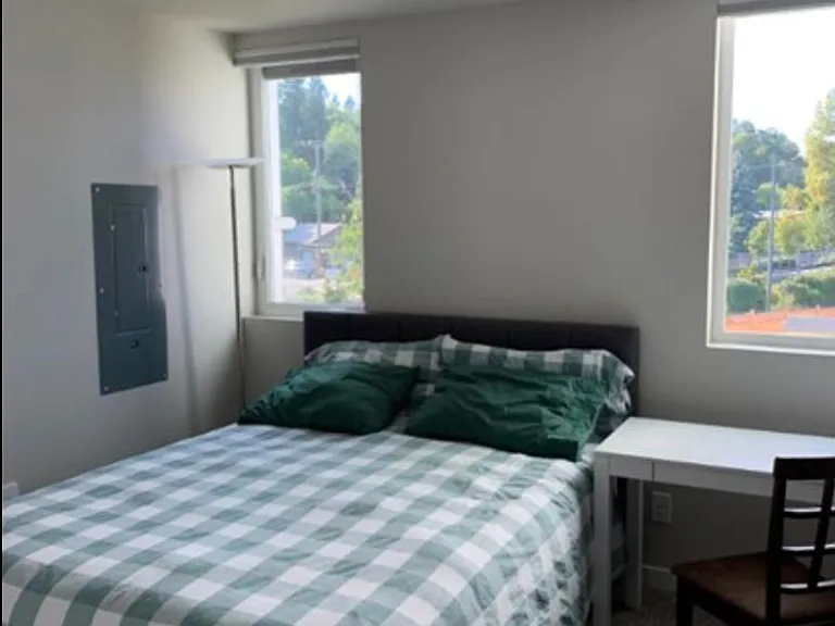 3422 Renton Pl S — Photo 28