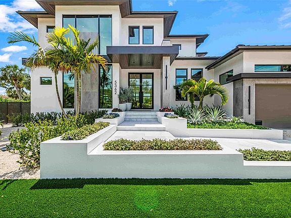 3rd image of 7233 Pine Needle Rd