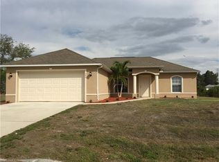 399 Pennfield Ave, Lehigh Acres, FL 33974