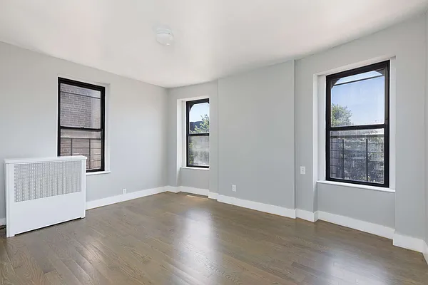 Rented by Compass | media 32