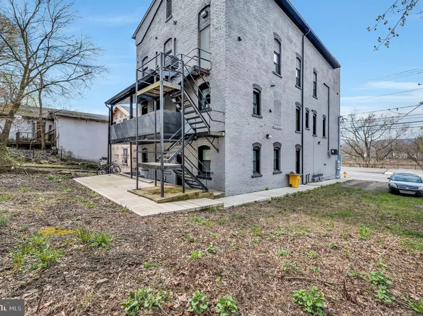 183 N Main St, Pittston, PA 18640