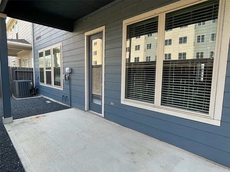10418 Quiet Courtyard Rd — Photo 14
