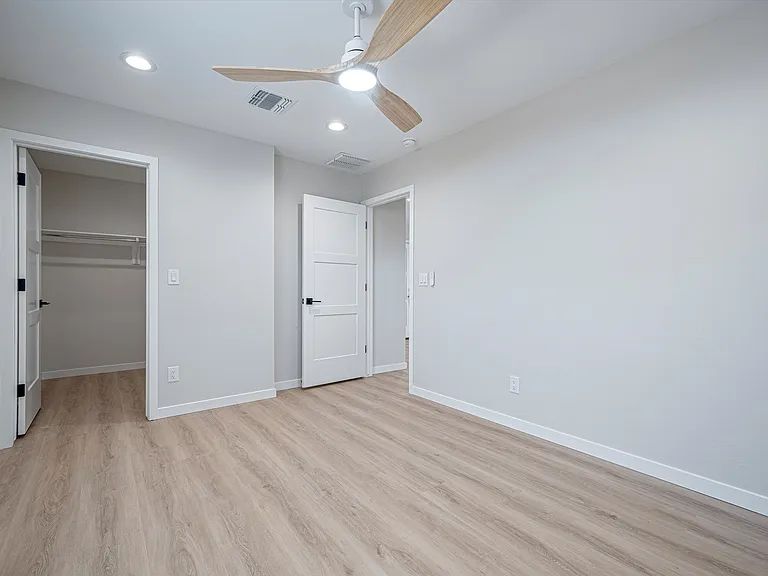 739 N Queen Ave #2 — Photo 12